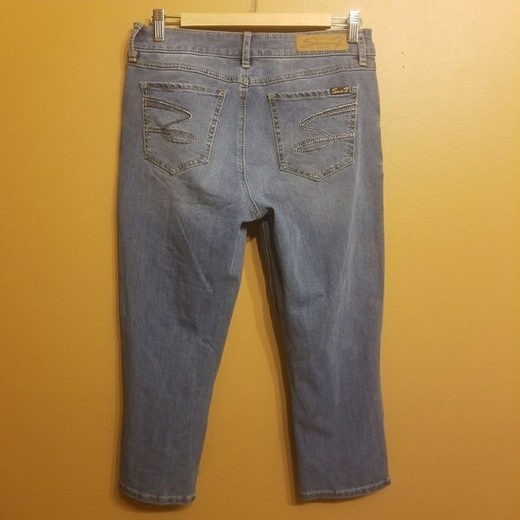 Seven7 Jeans | Light-Washed Cropped Skinny Jeans (Size 8) - Picture 9 of 10